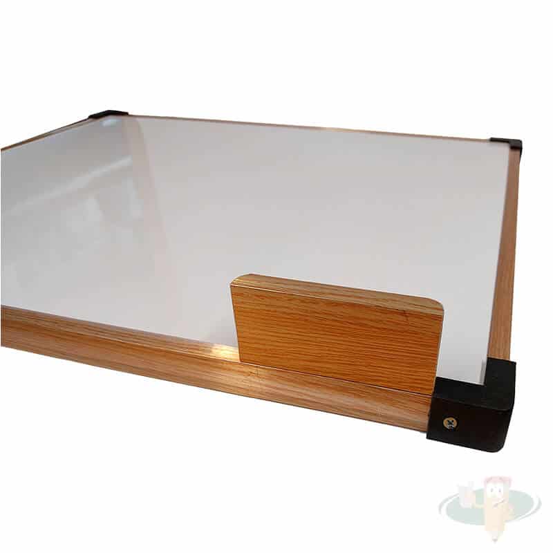 Pizarra blanca borde aluminio con porta borrador 50x60 cm JM - Imagen 2